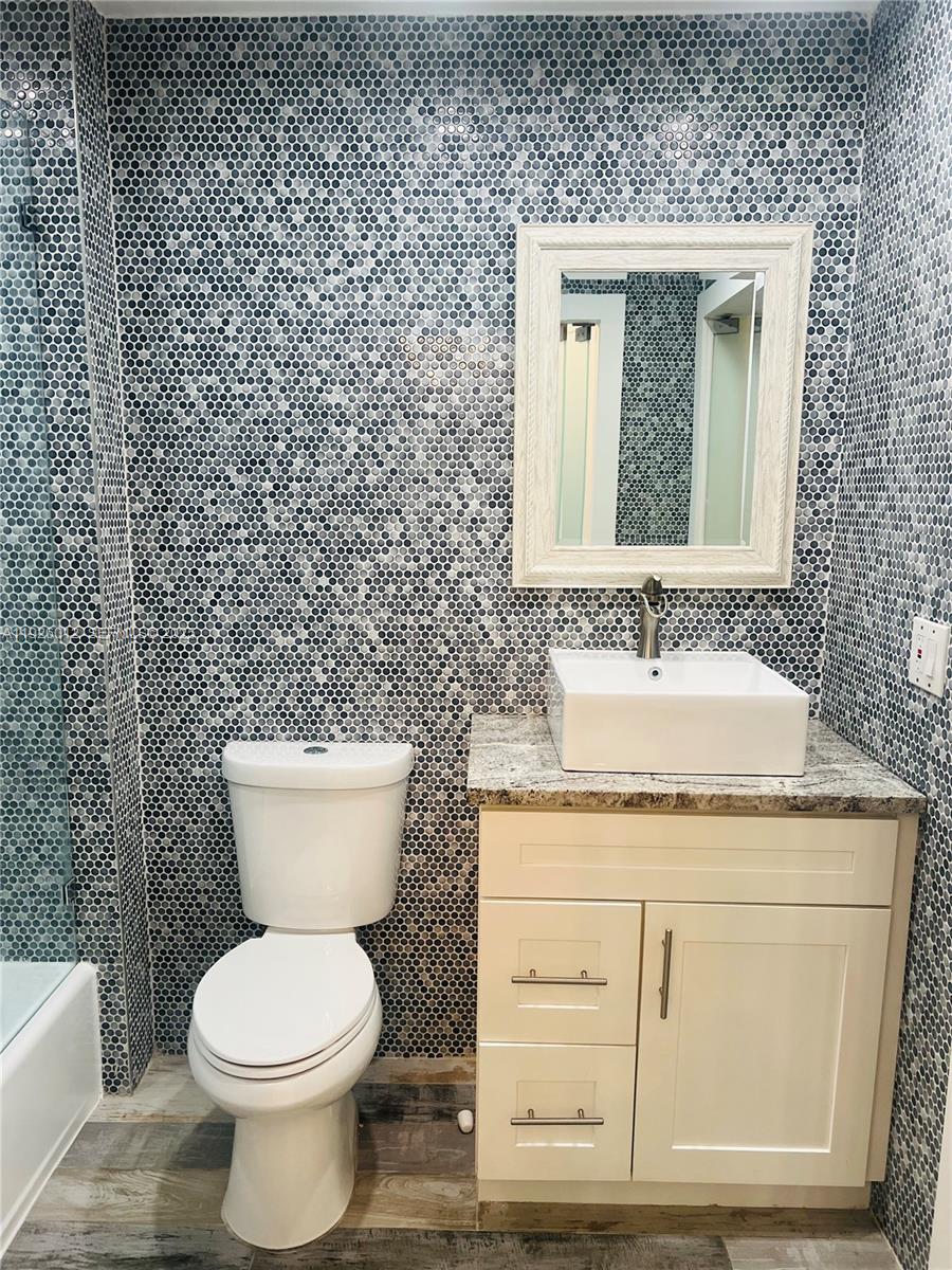 THE LAKES - Residential Lease