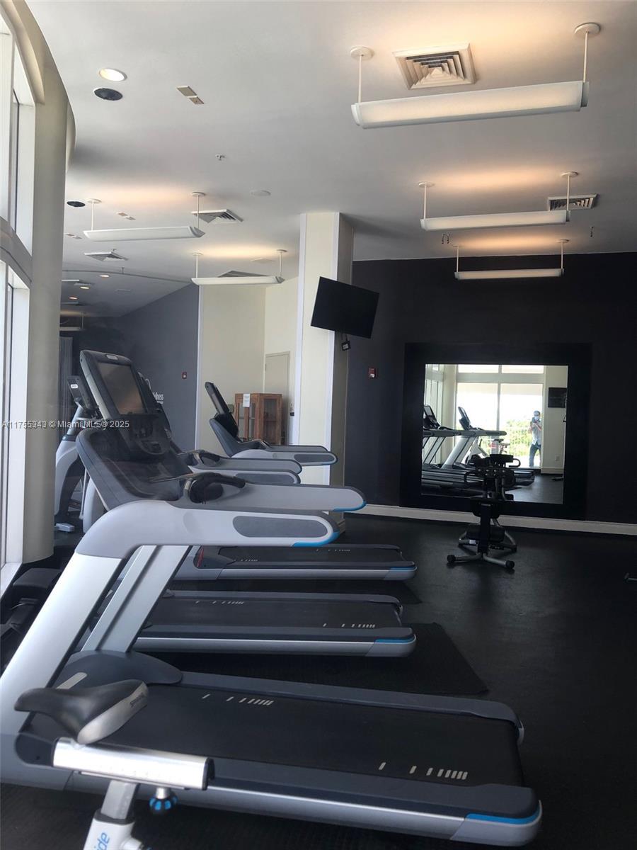 OCEAN POINT BEACH CLUB CO - Residential Lease