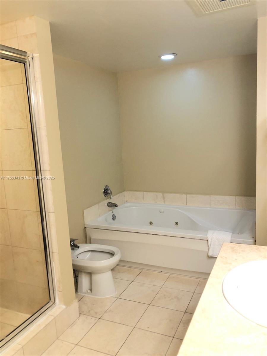 OCEAN POINT BEACH CLUB CO - Residential Lease
