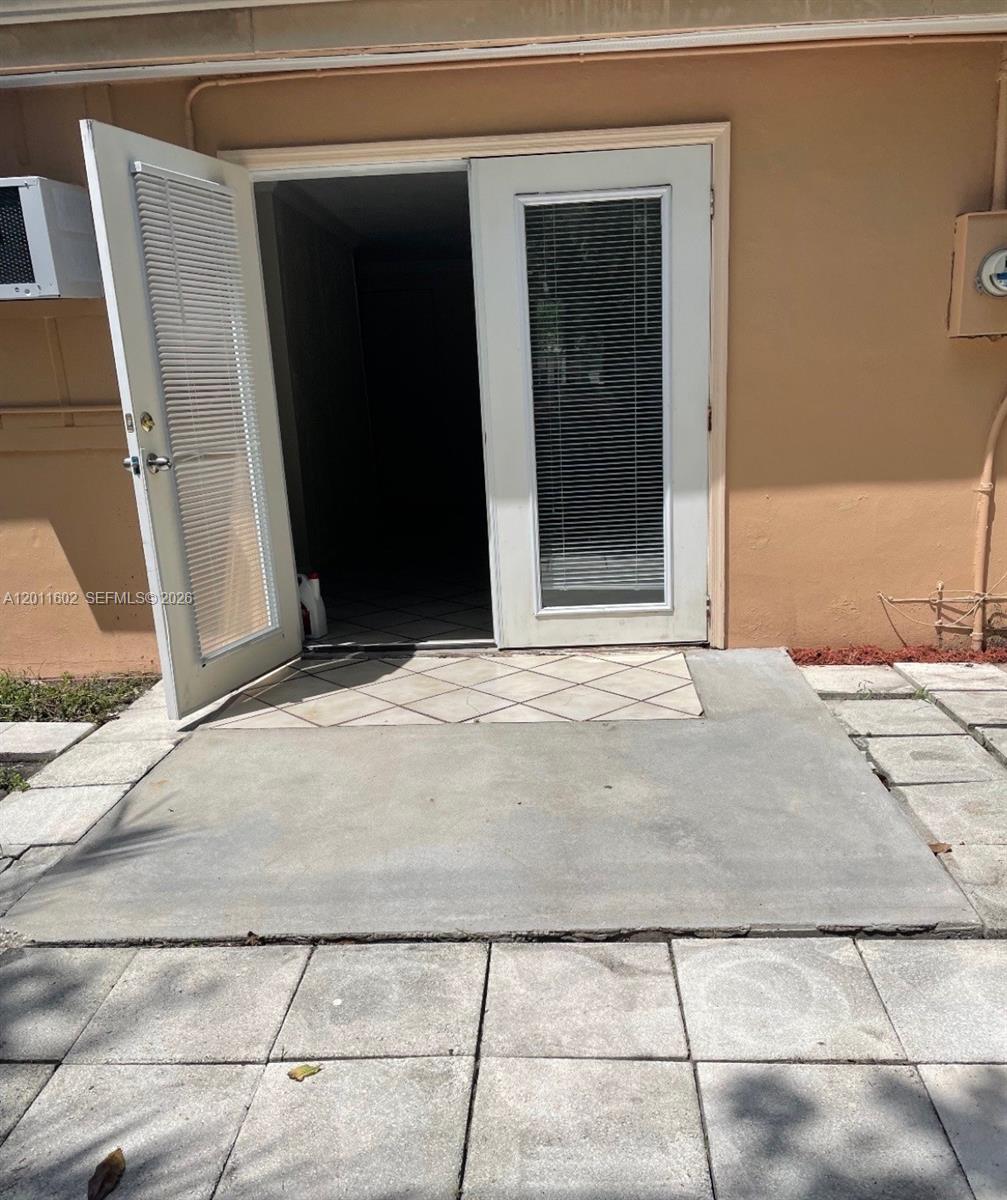 40 SE 8th St