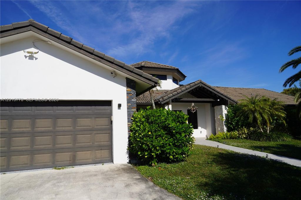 Photo of 18901 SW 50th St, Southwest Ranches, FL 33332 (MLS # A12015770)
