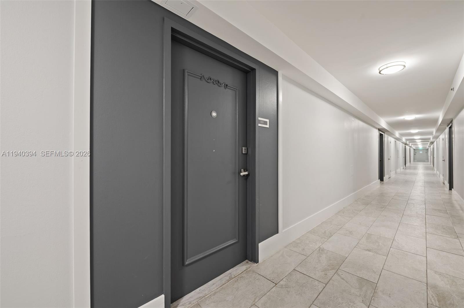 6039 Collins Ave 509