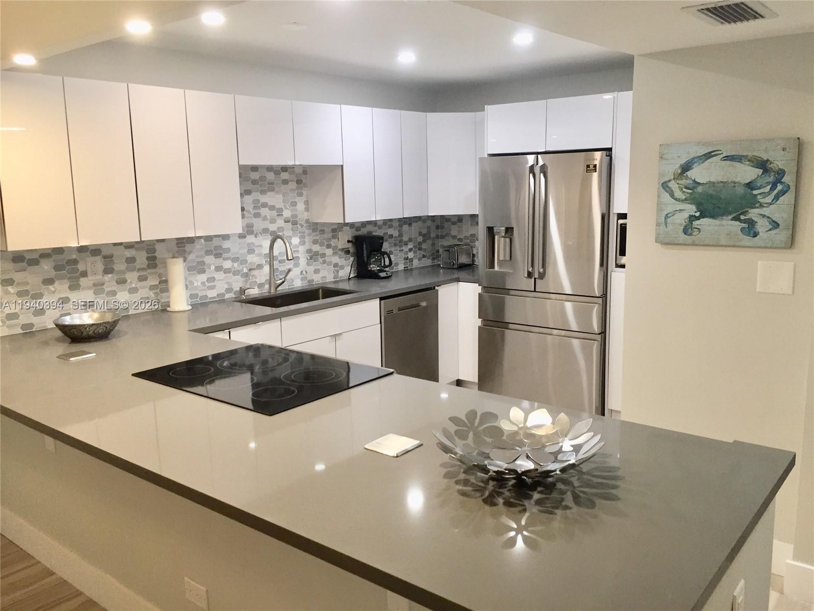 6039 Collins Ave 509