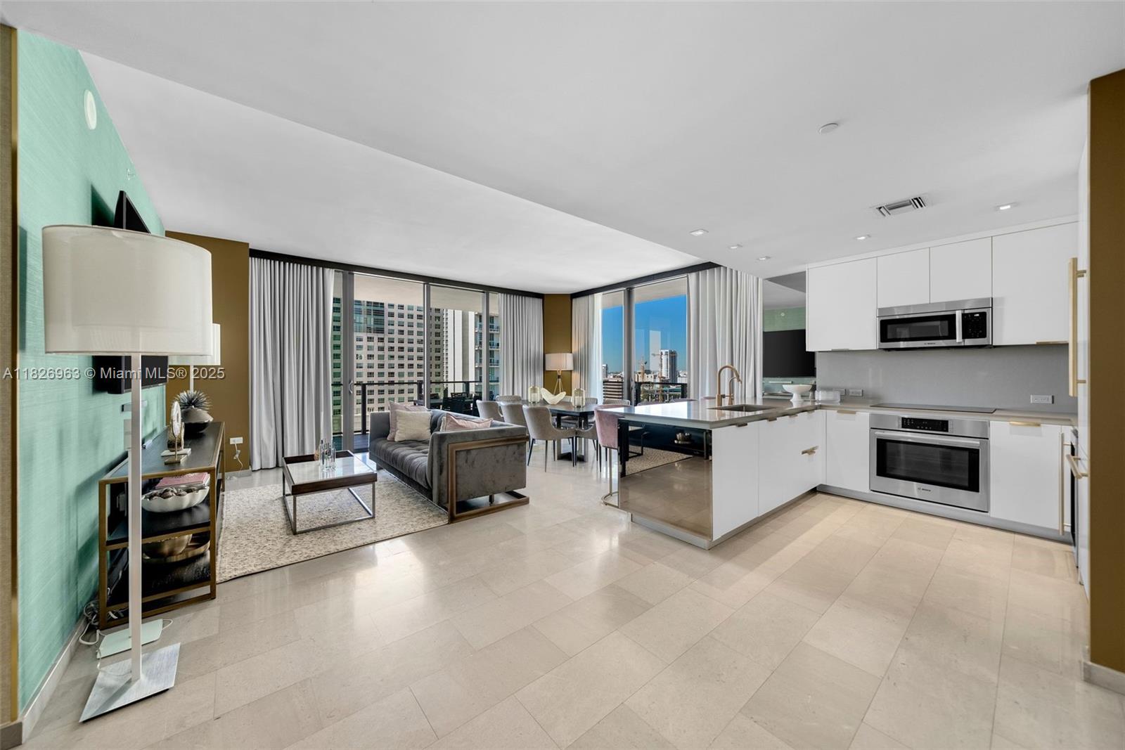 88 SW 7th St 1212