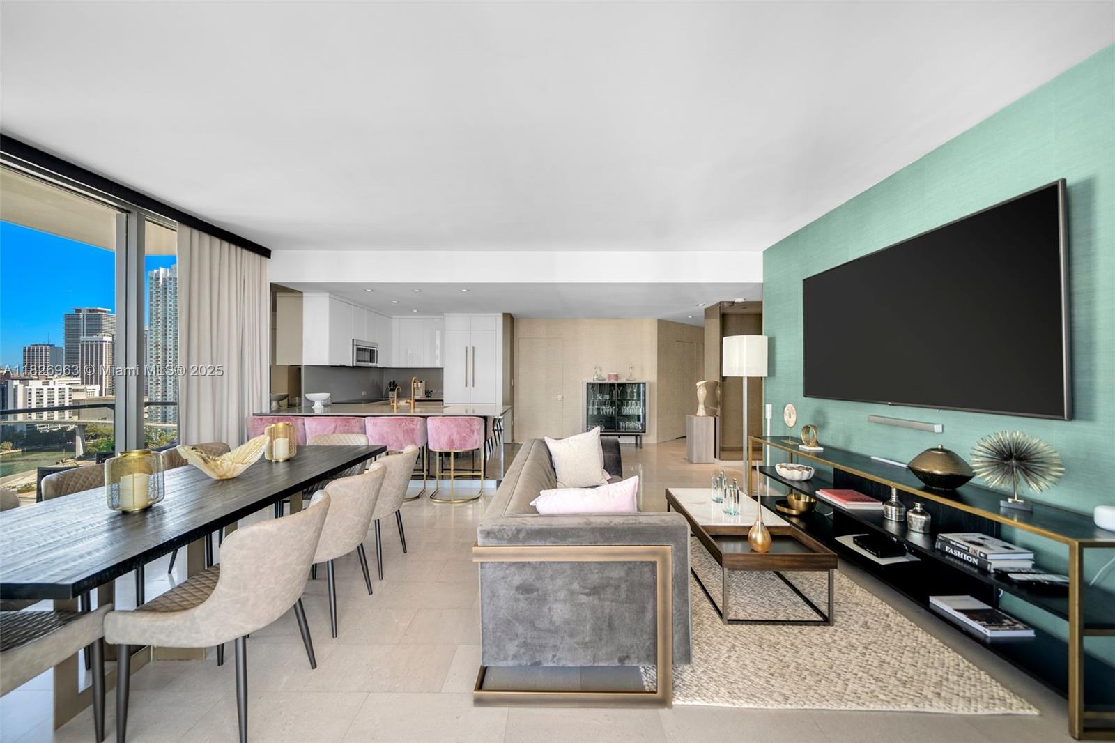 88 SW 7th St 1212