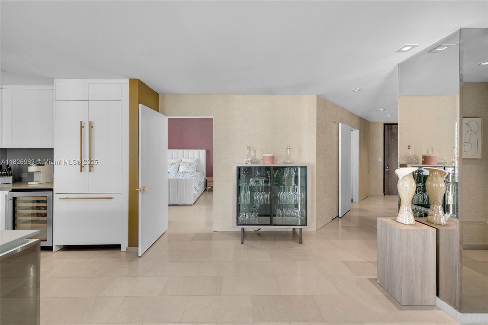 88 SW 7th St 1212