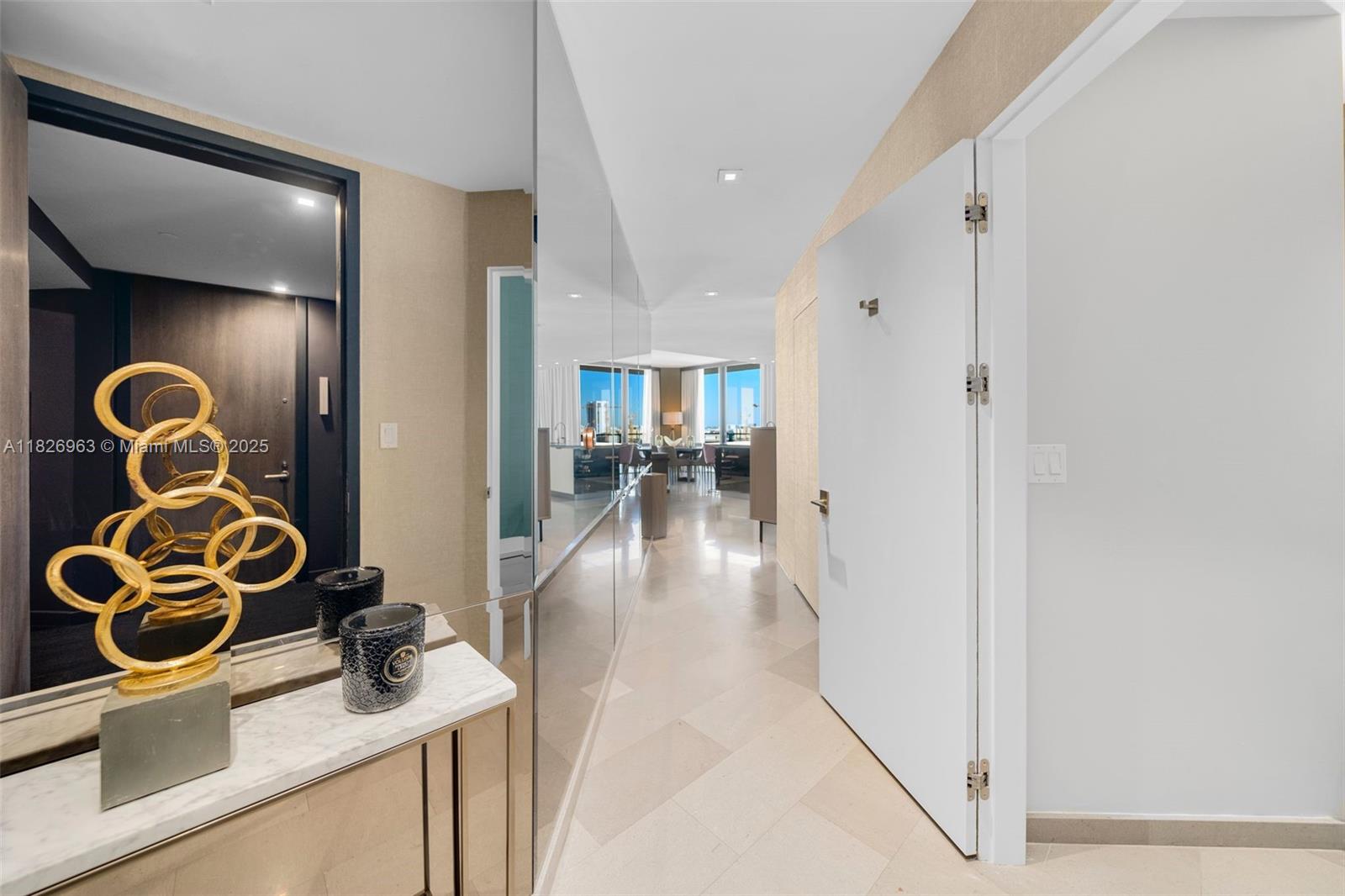 88 SW 7th St 1212