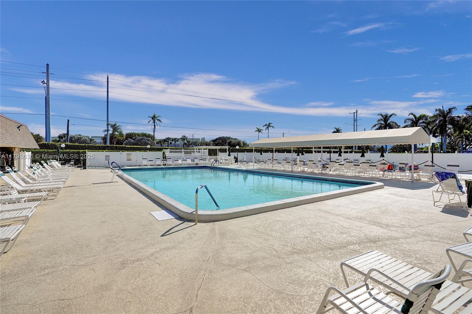 PINES OF DELRAY NORTH CON - Residential