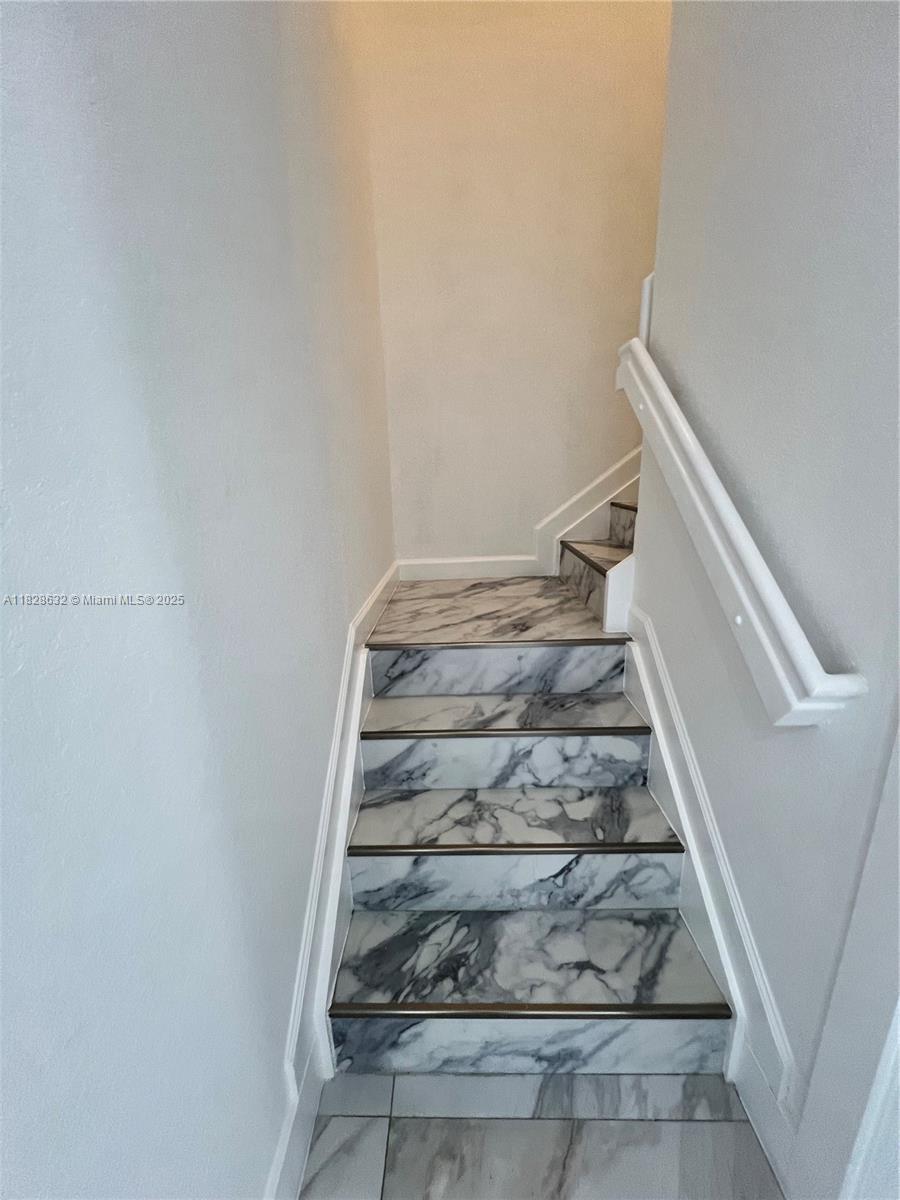 11370 SW 254th Ter 11370