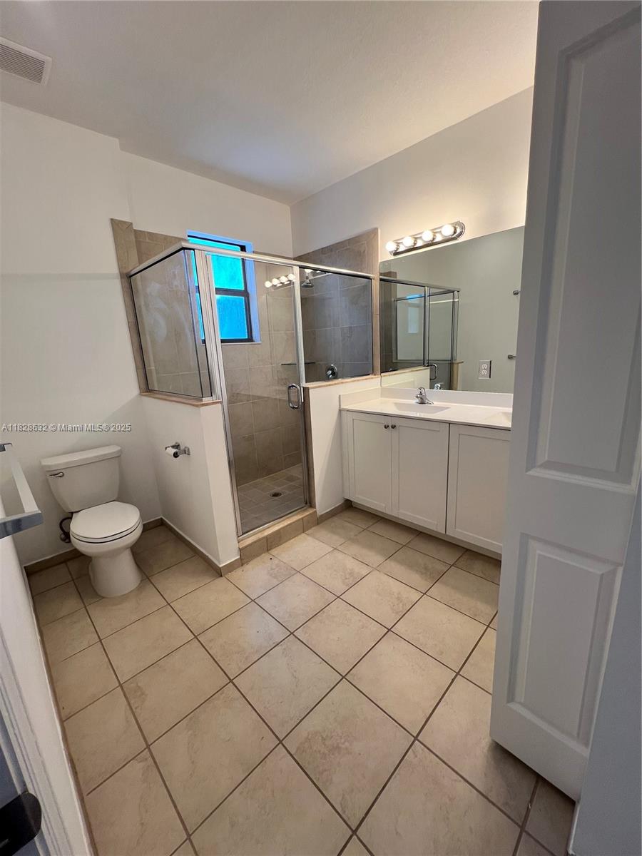 COCO PALM VILLAS - Residential Lease