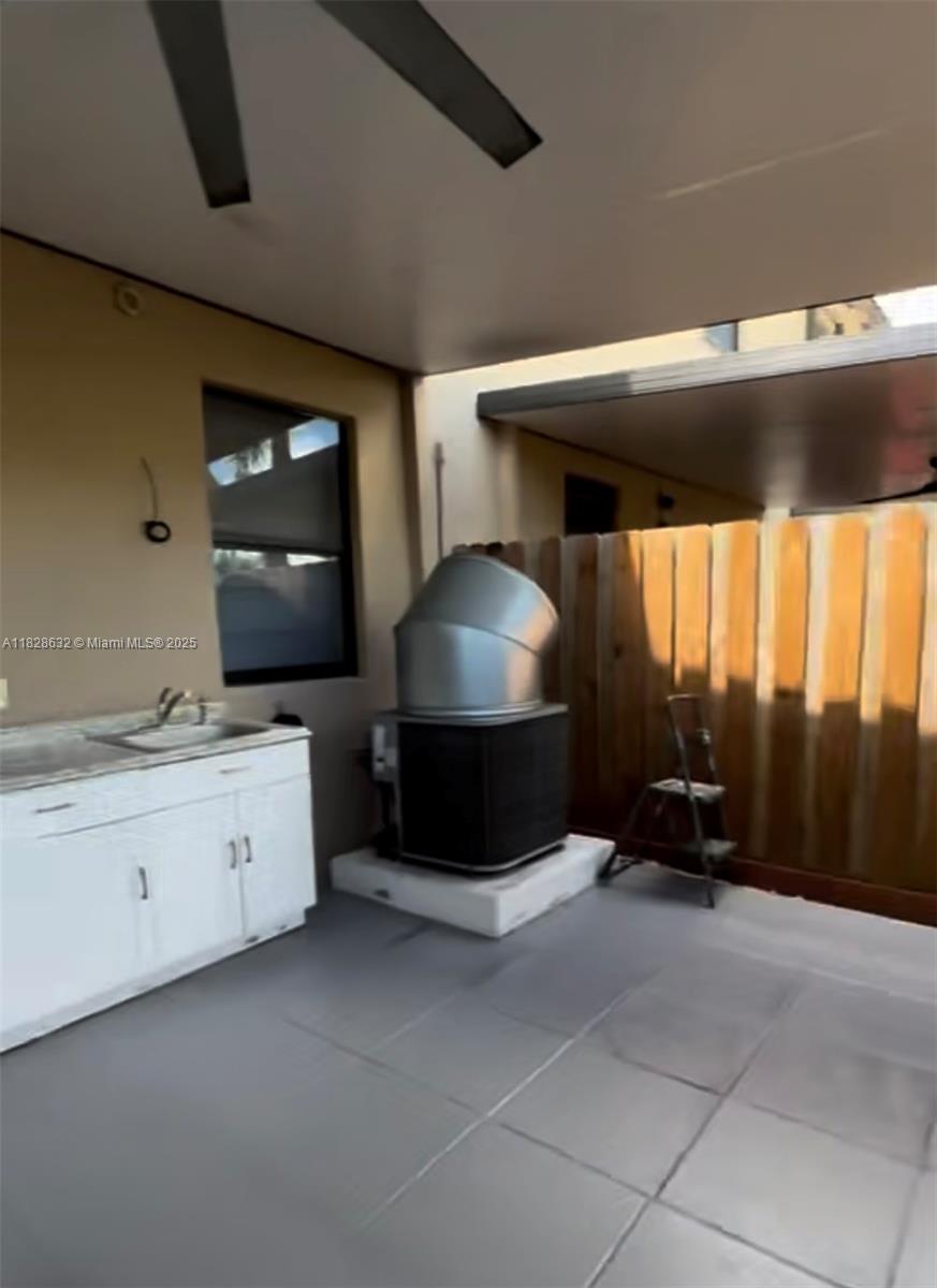 COCO PALM VILLAS - Residential Lease