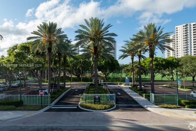 THE LANDMARK CONDO - Residential