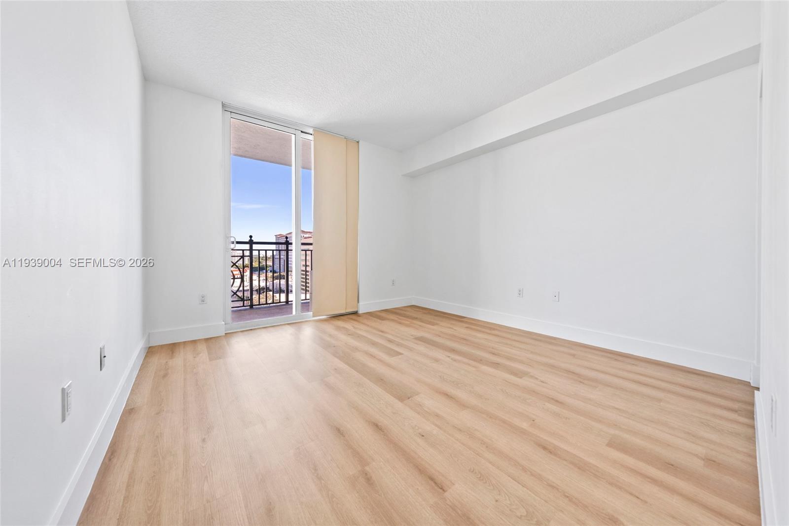 GABLES PARK TOWER - Residential