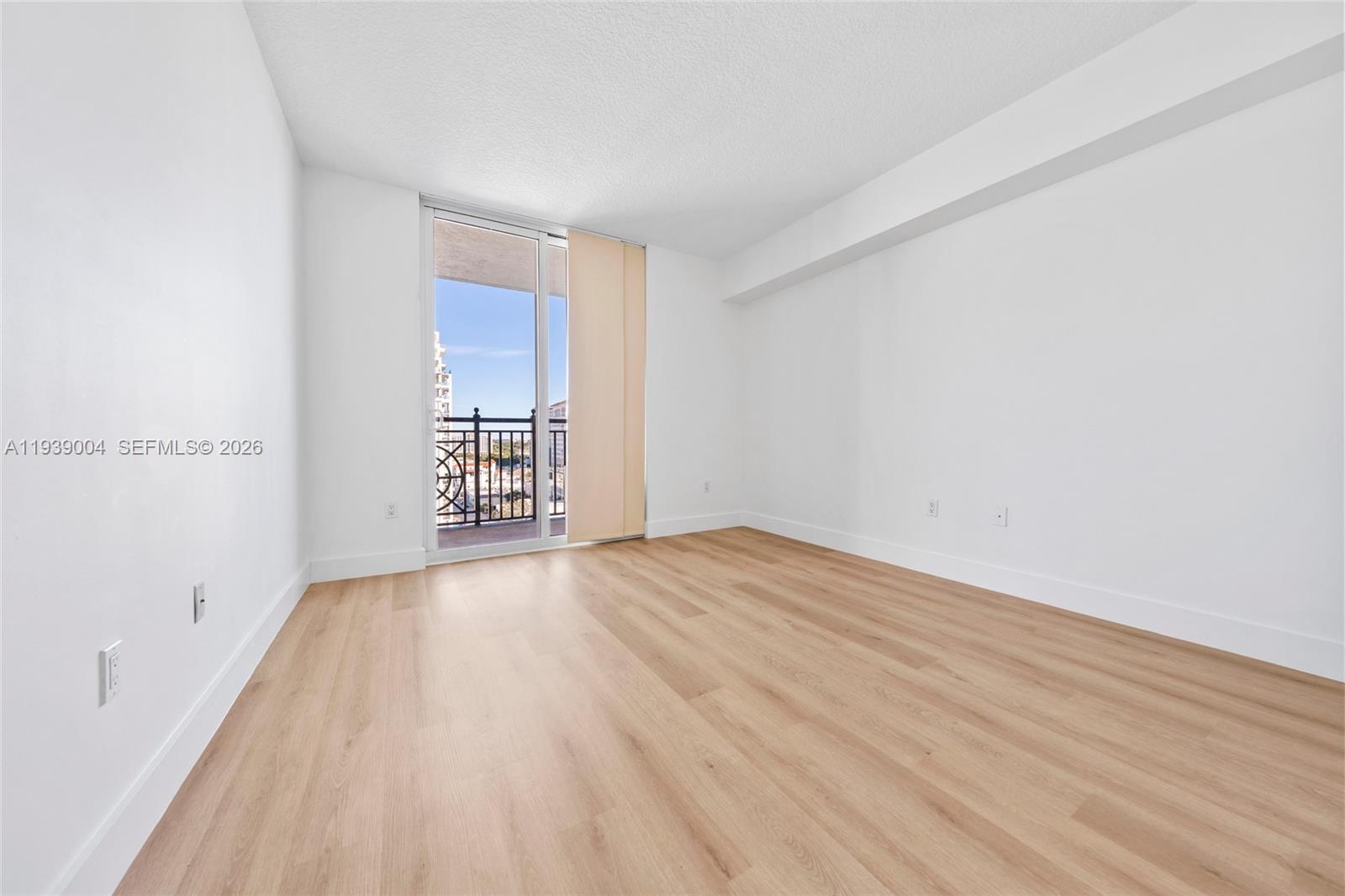 GABLES PARK TOWER - Residential