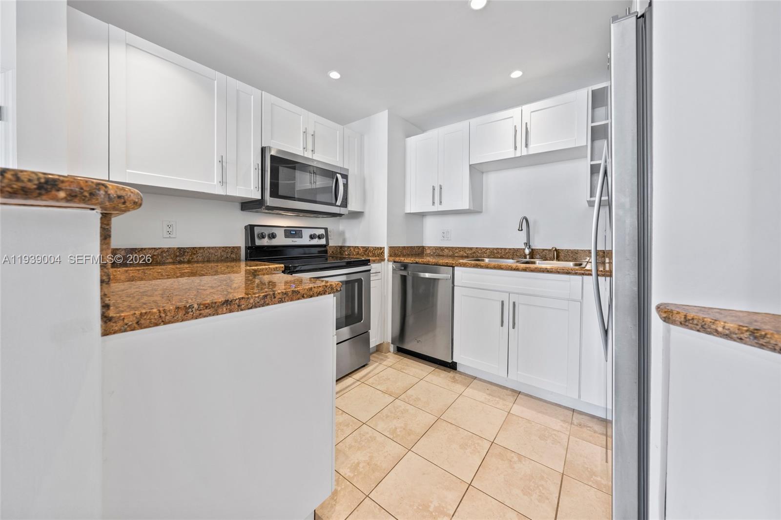 GABLES PARK TOWER - Residential