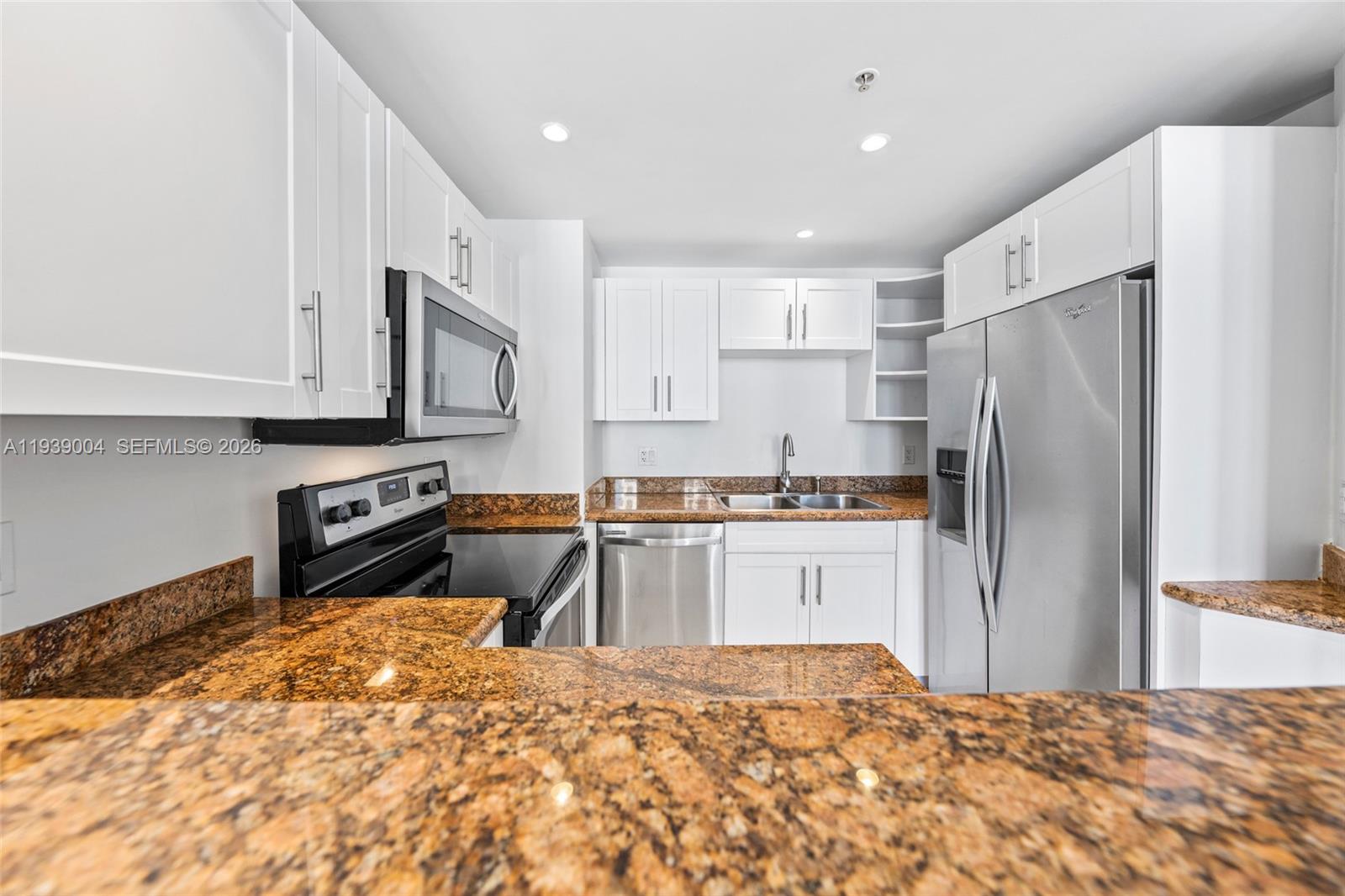 GABLES PARK TOWER - Residential