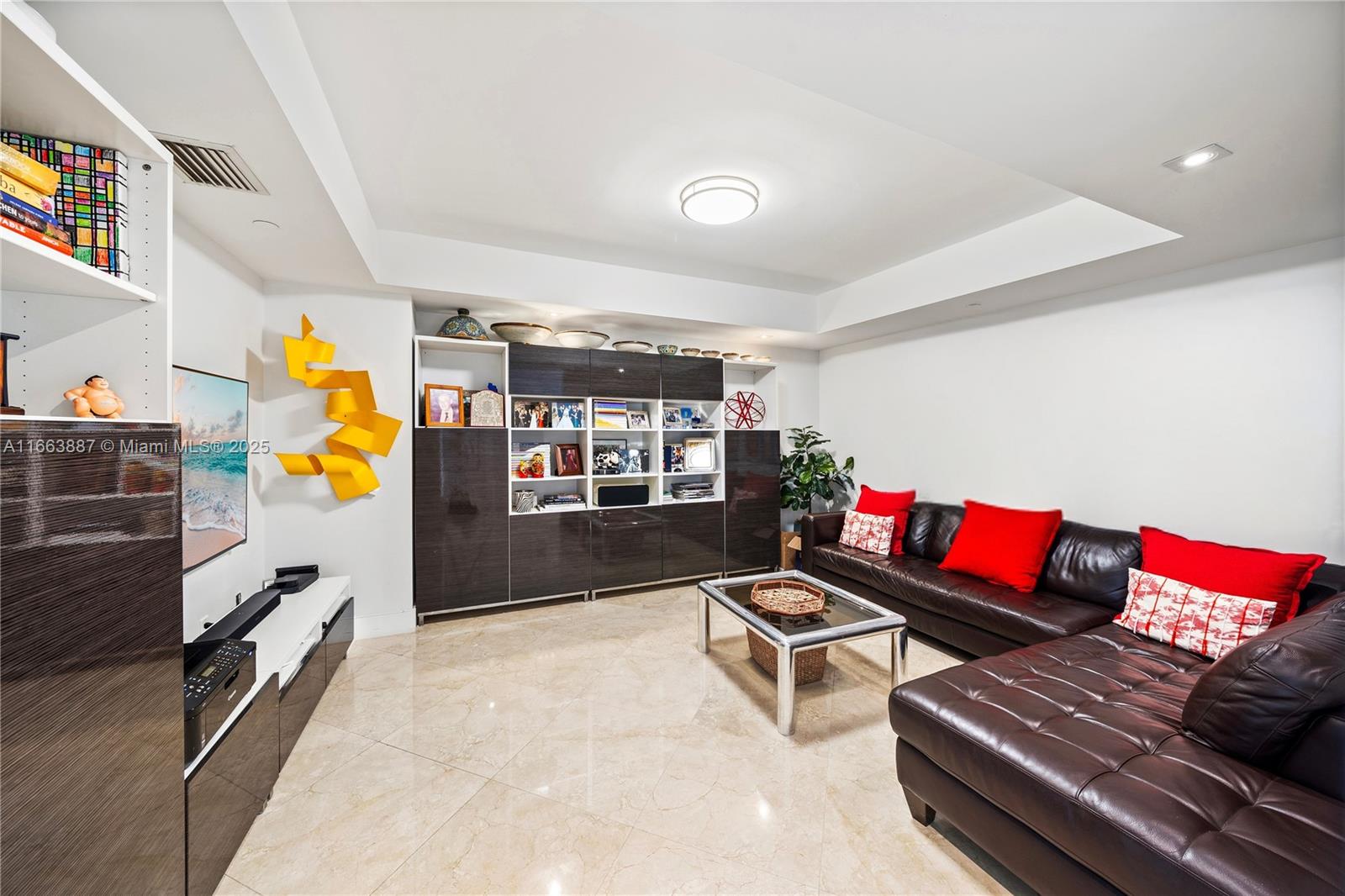 THE PENINSULA CONDO - Residential