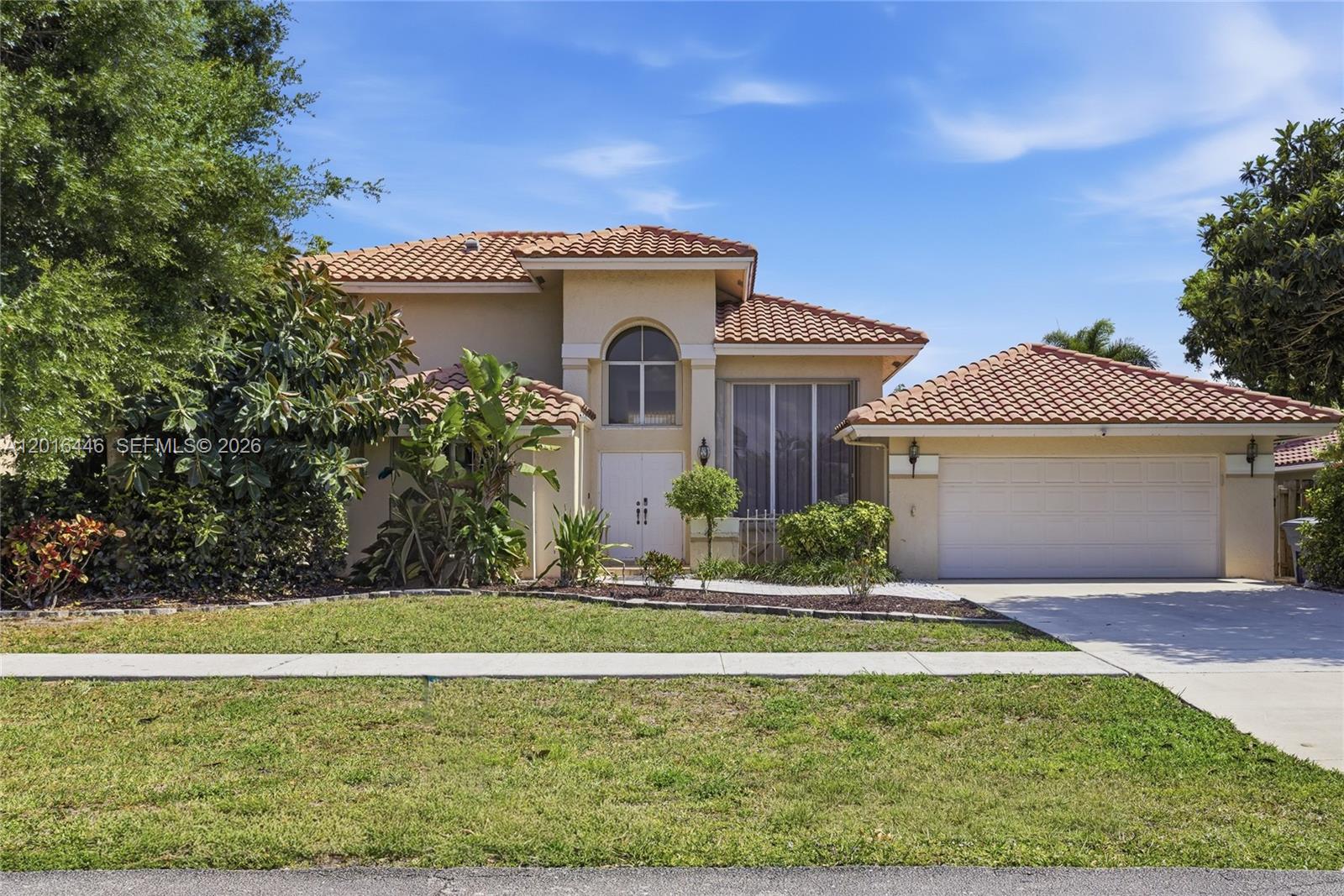 WEST BOCA LAKE - Residential