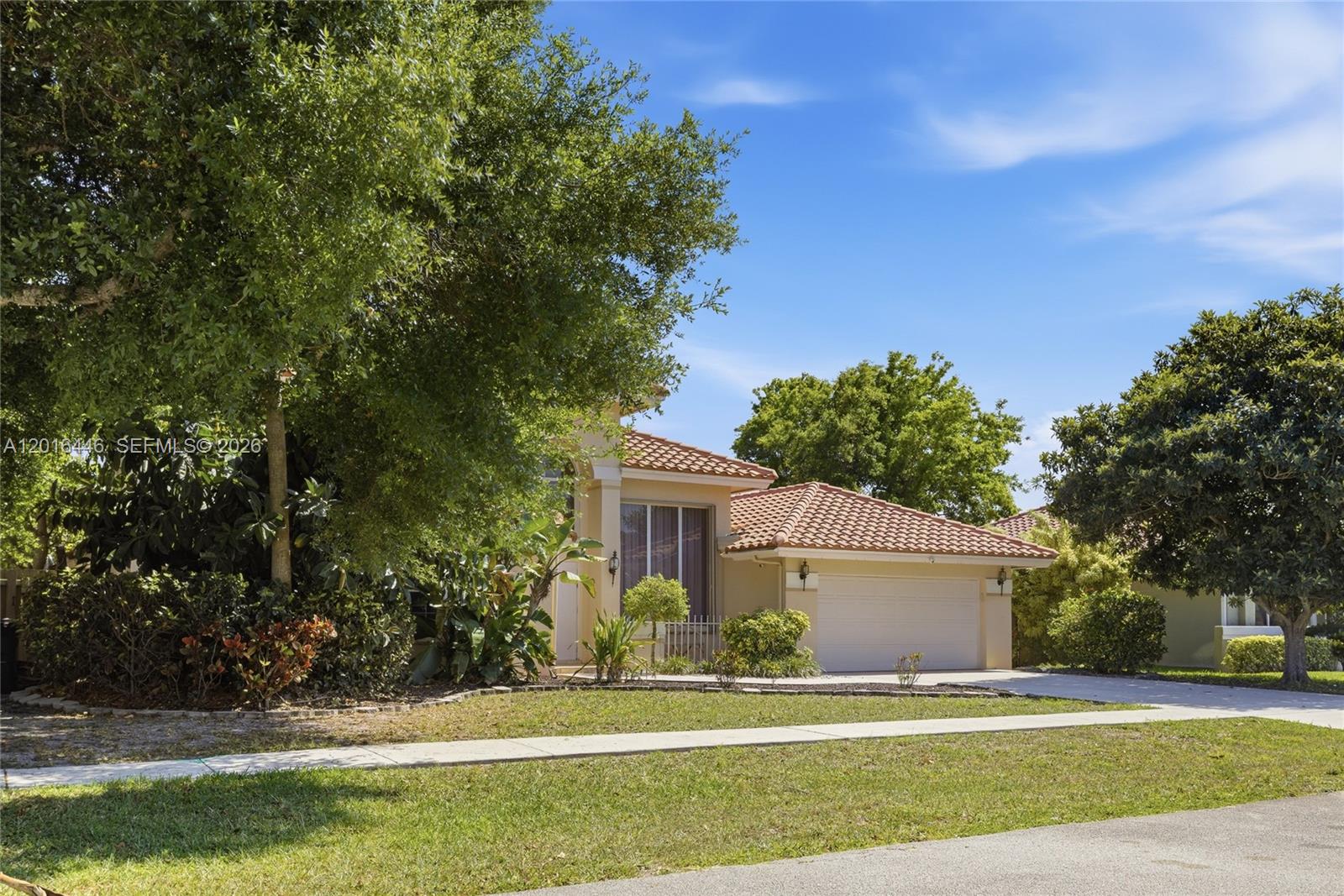 WEST BOCA LAKE - Residential