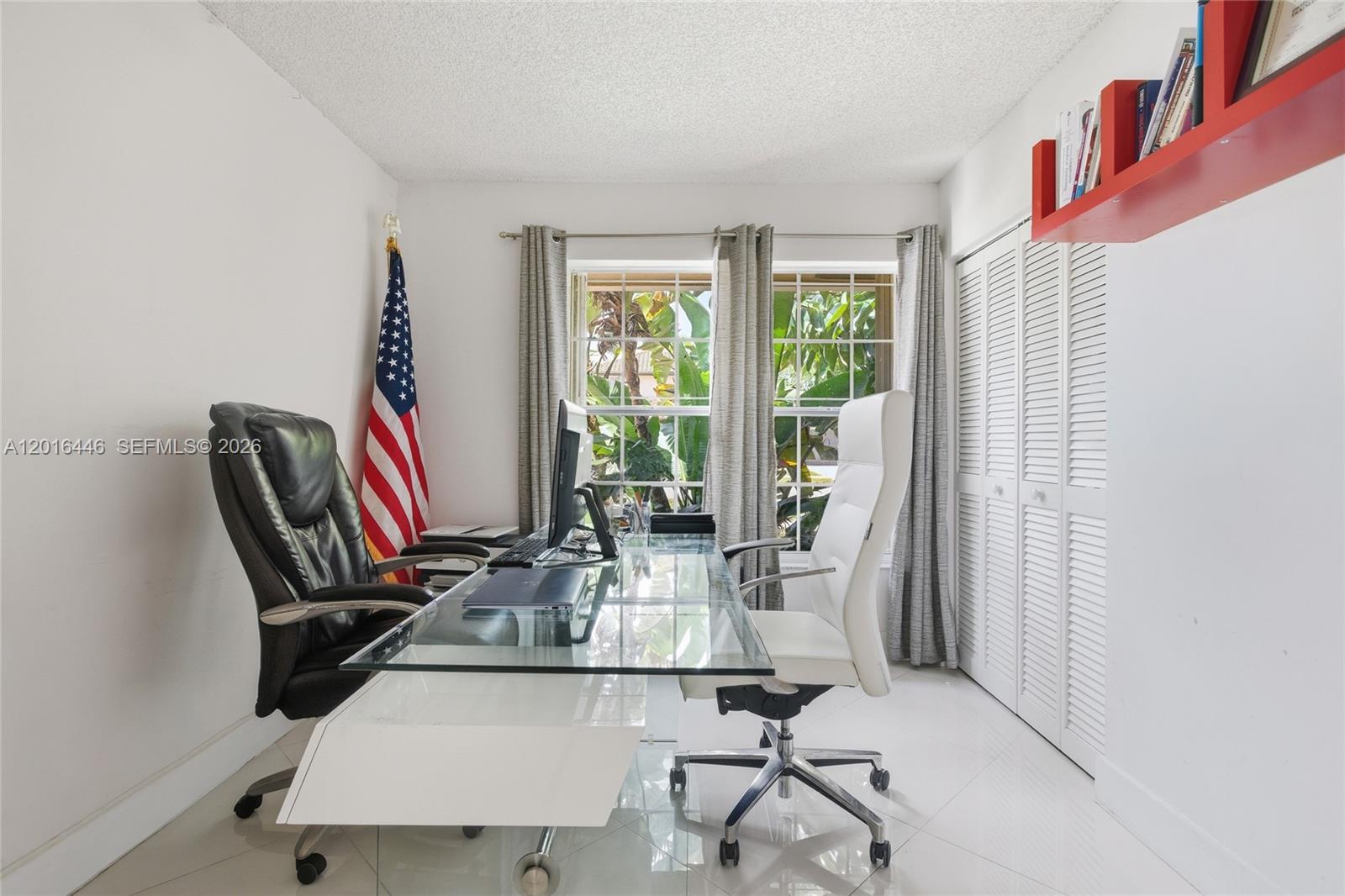 WEST BOCA LAKE - Residential