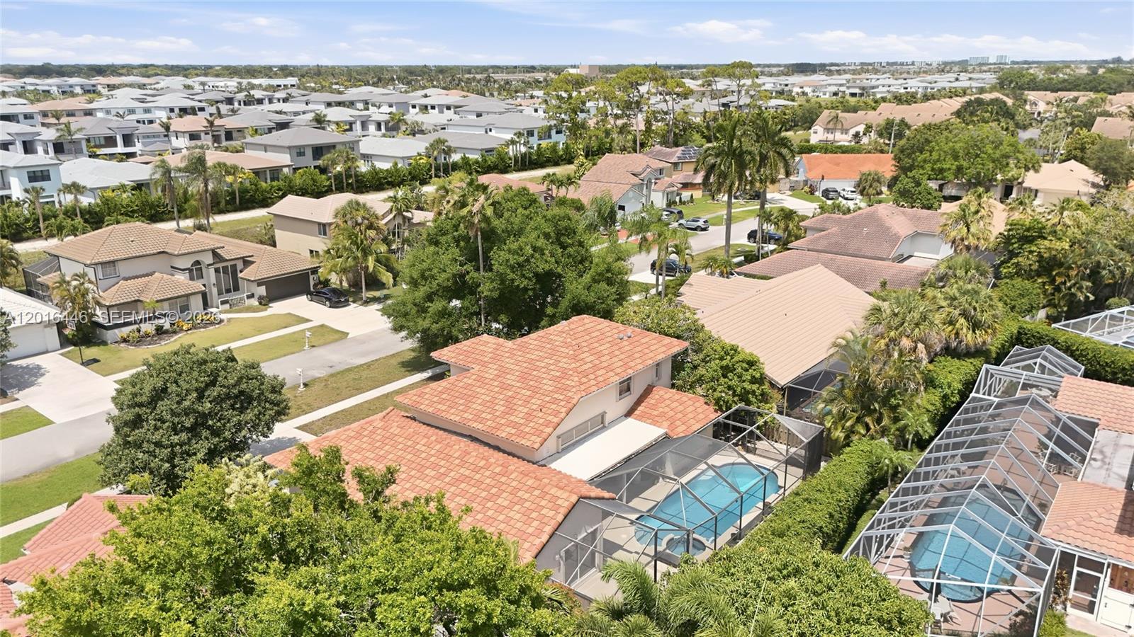 WEST BOCA LAKE - Residential