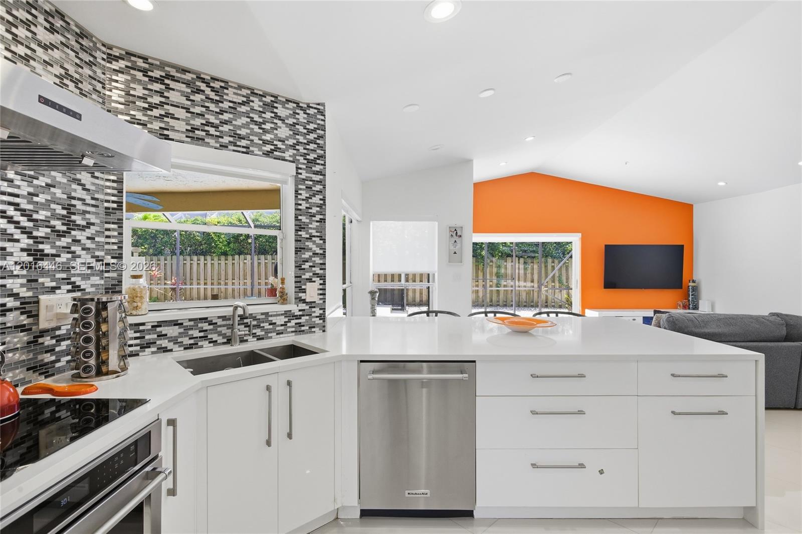 WEST BOCA LAKE - Residential
