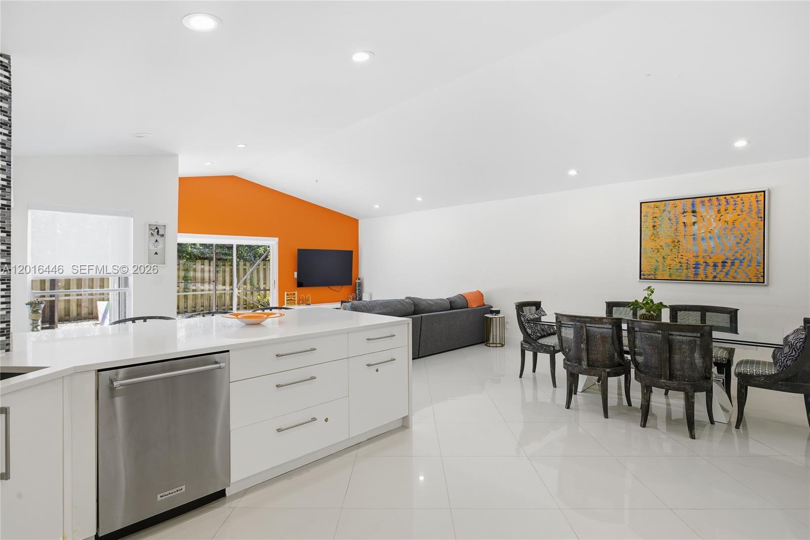 WEST BOCA LAKE - Residential