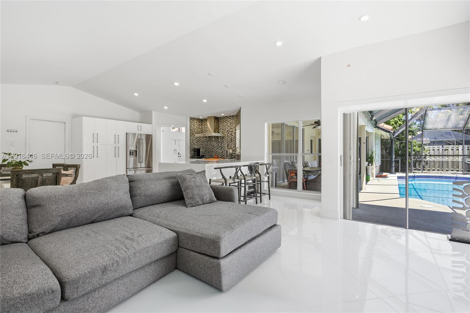 WEST BOCA LAKE - Residential