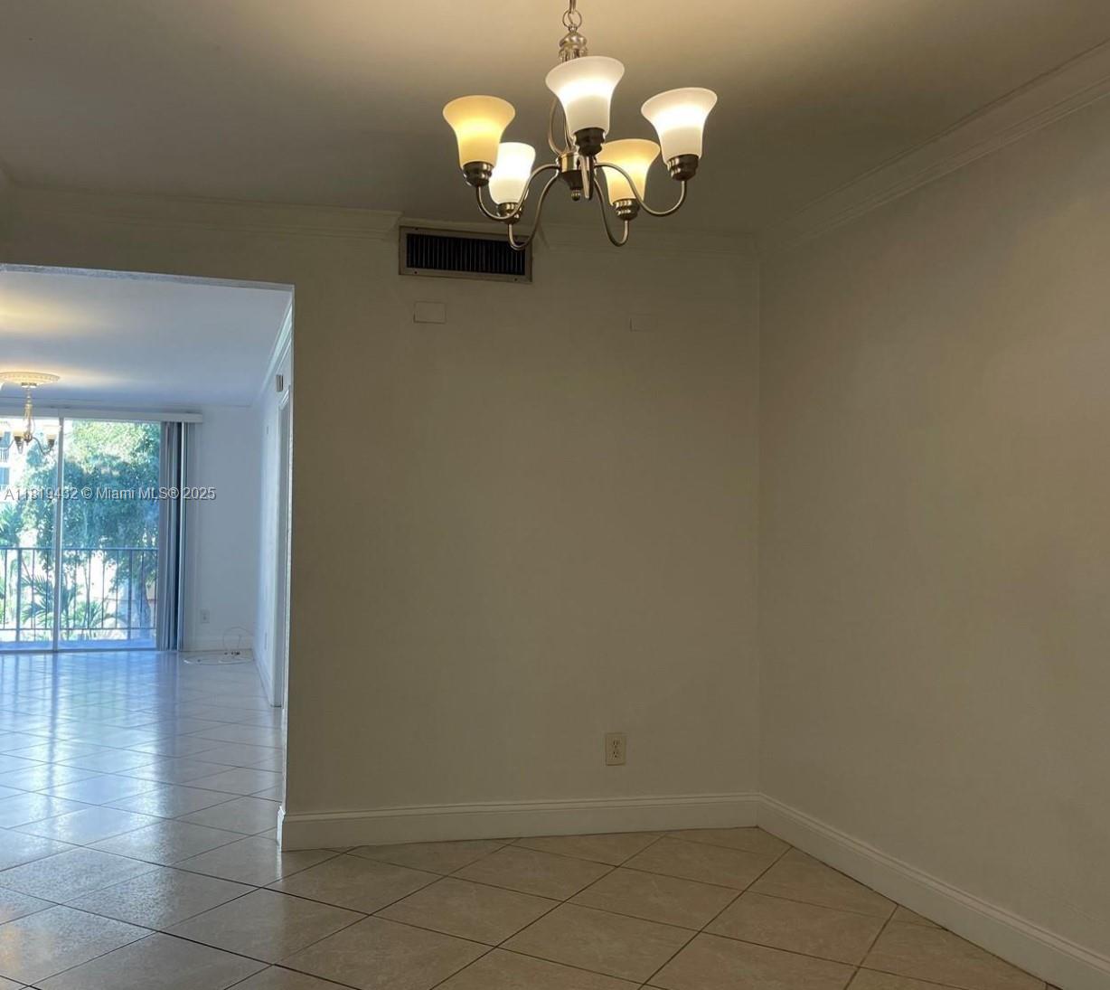 1465 NE 123rd St 306