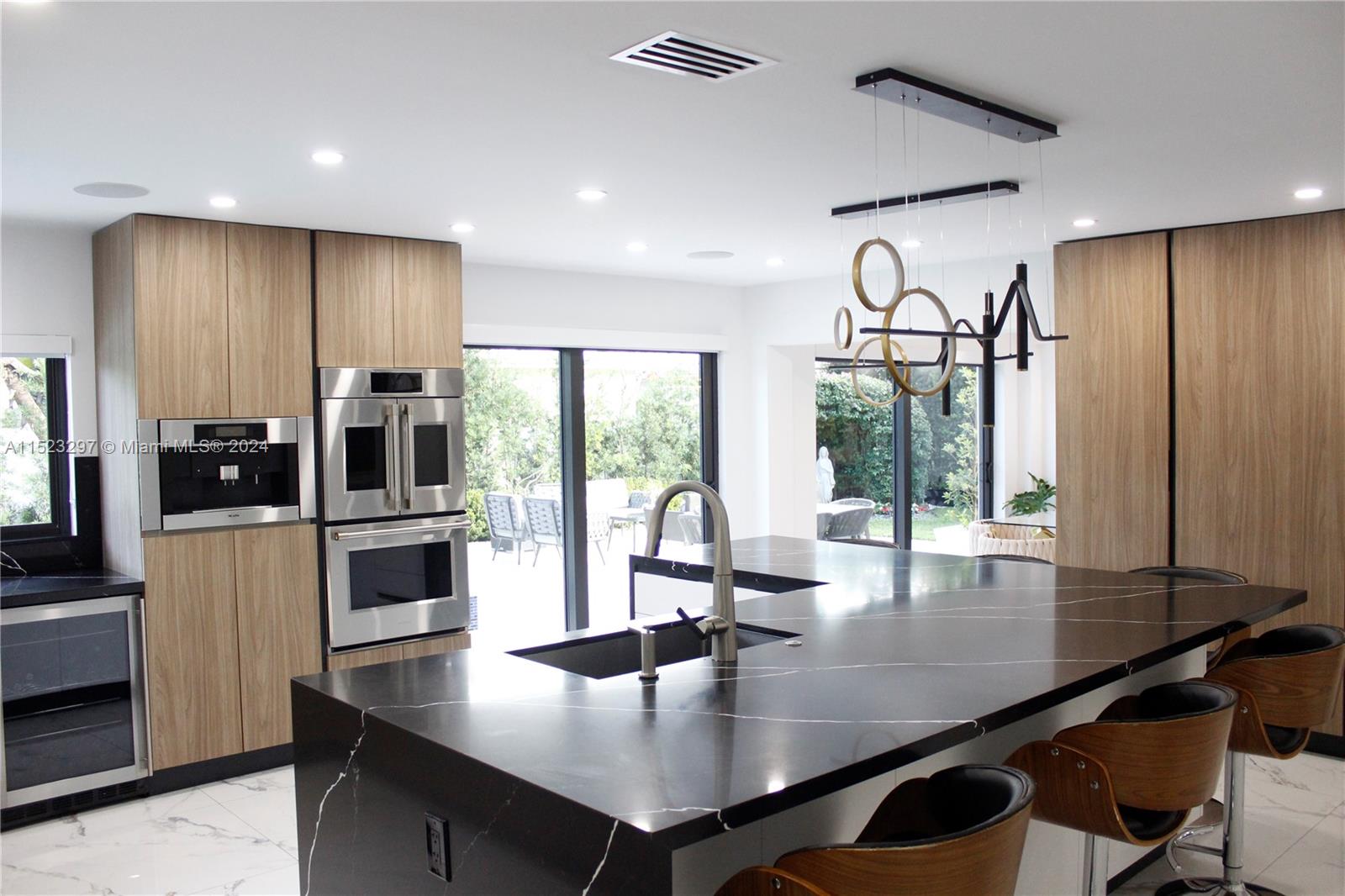 DORAL ESTATES - Residential