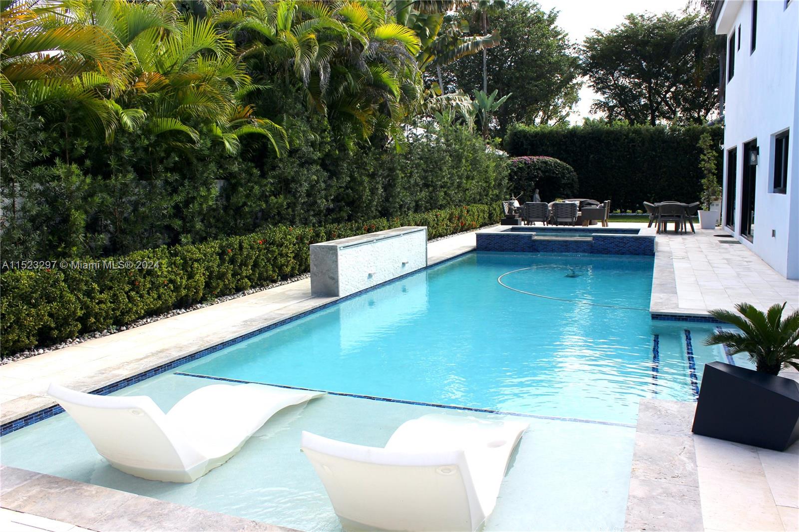 DORAL ESTATES - Residential