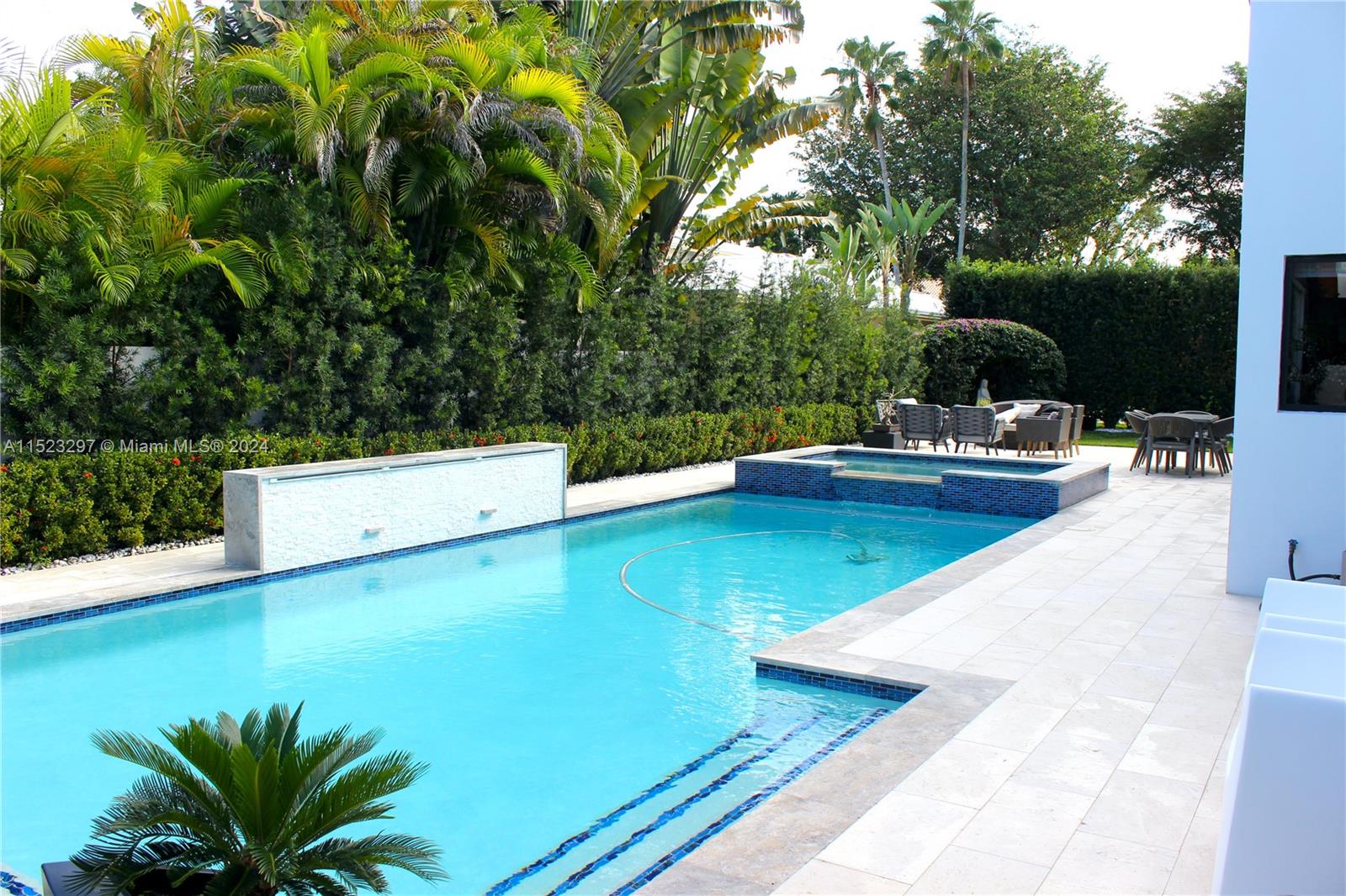 DORAL ESTATES - Residential