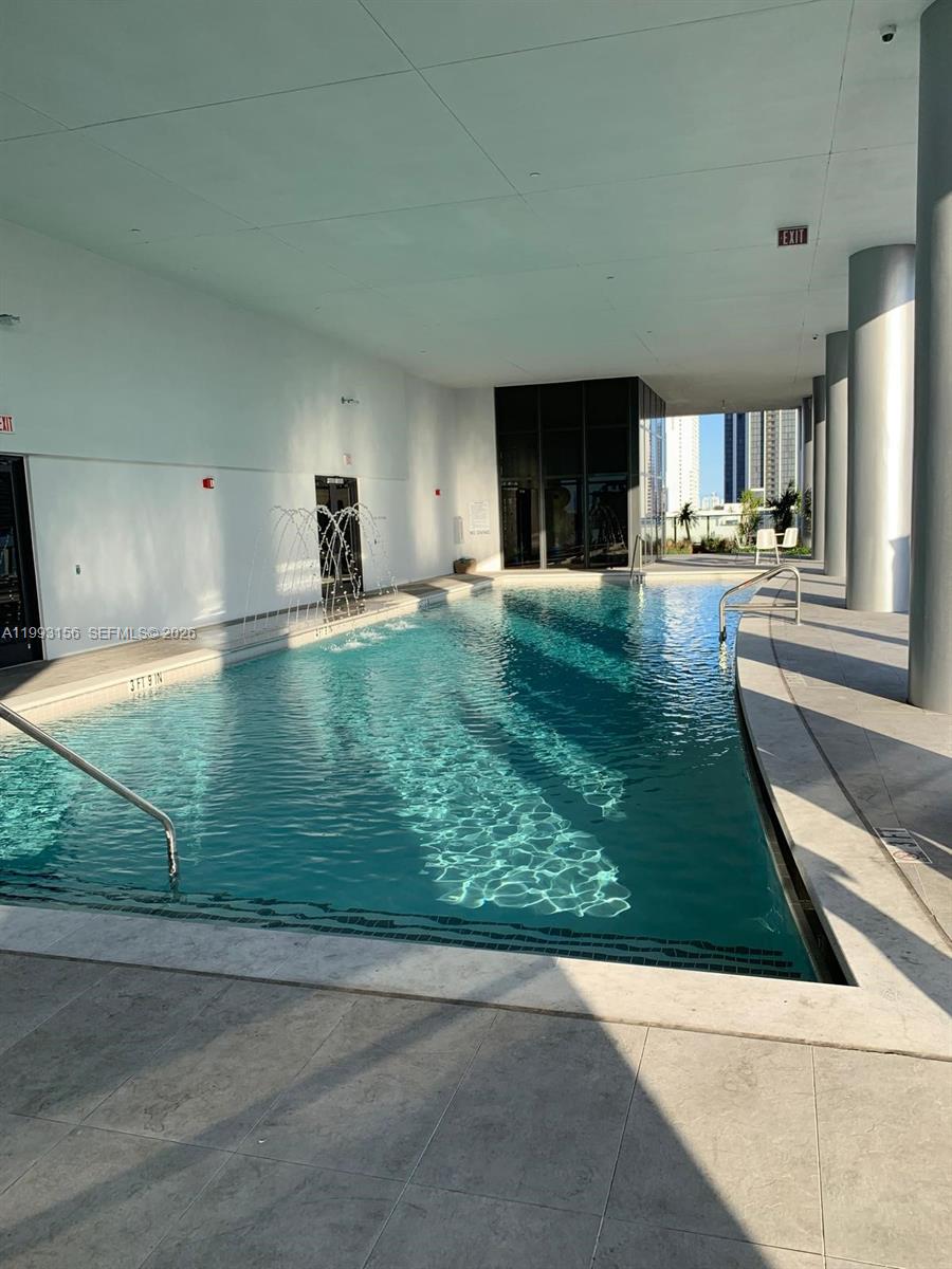 CANVAS CONDO - Residential