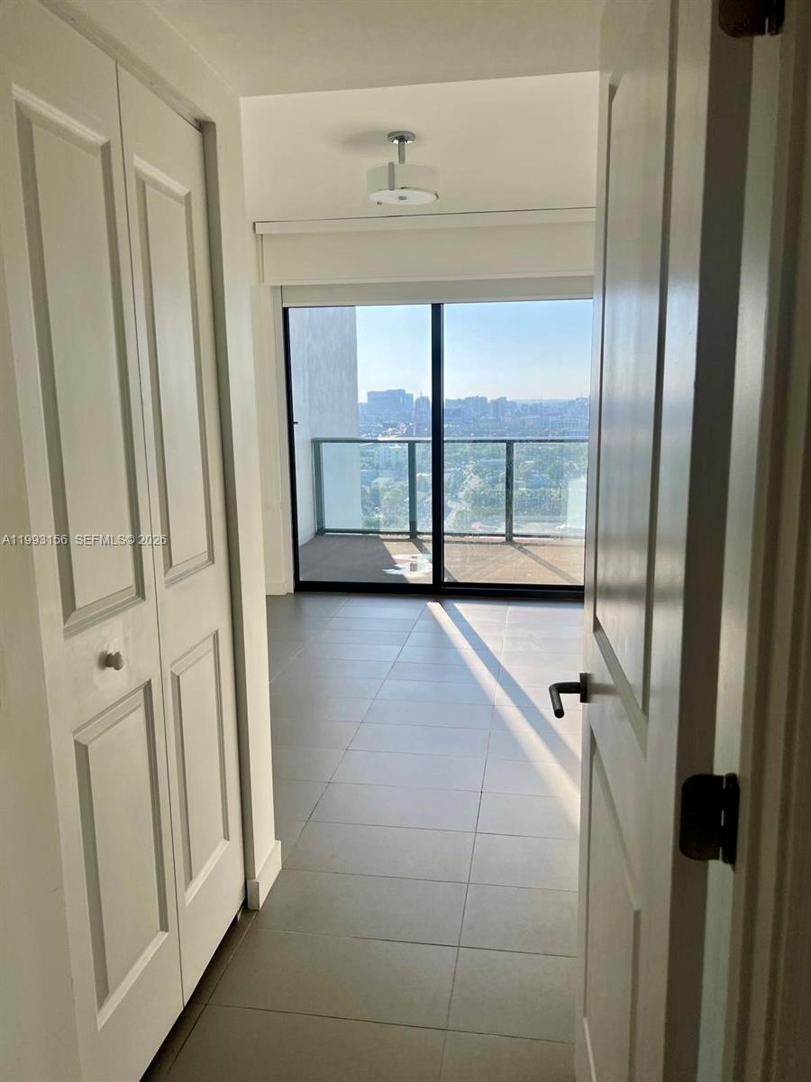 CANVAS CONDO - Residential