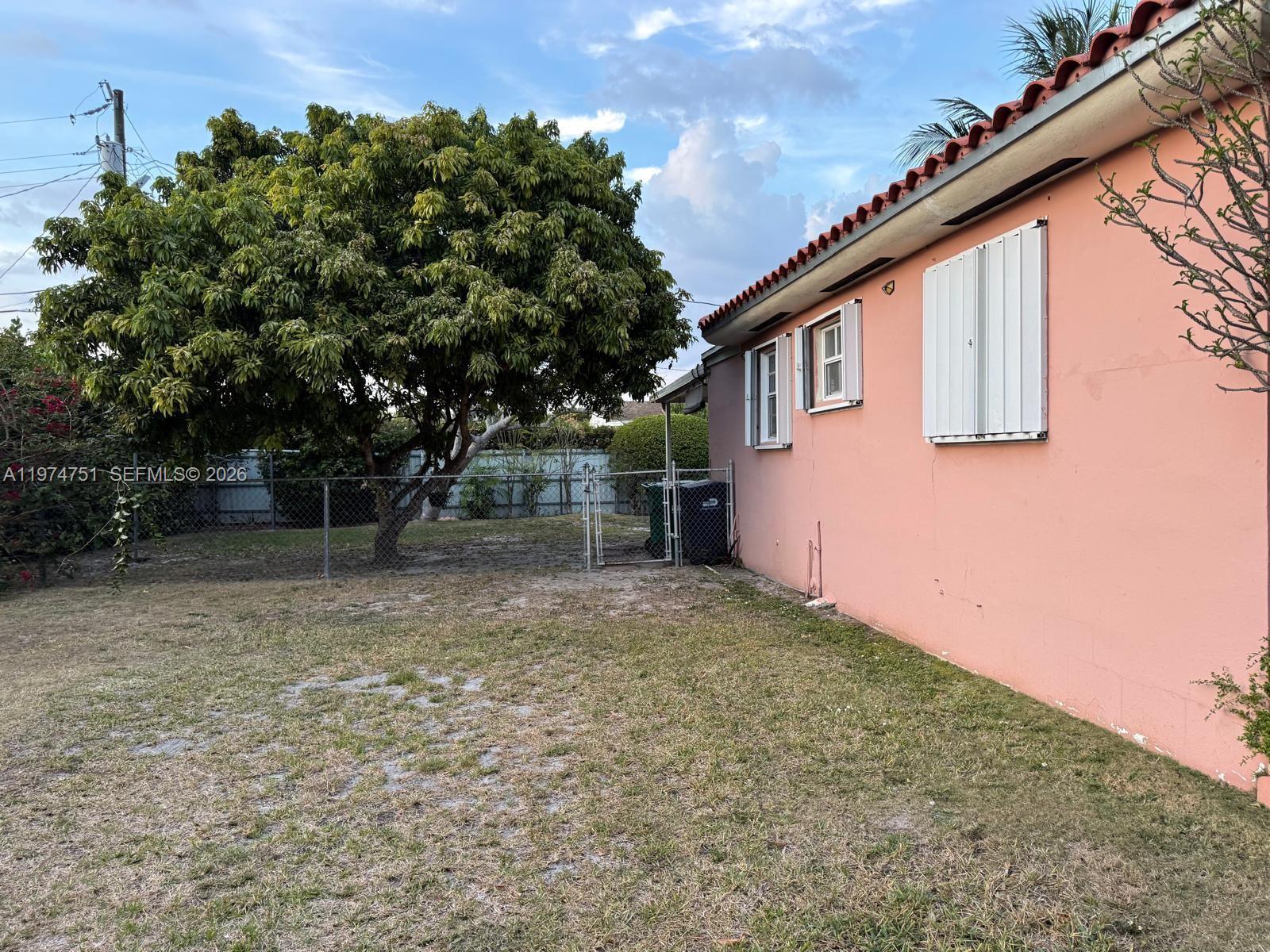 RICH HEIGHTS - Residential