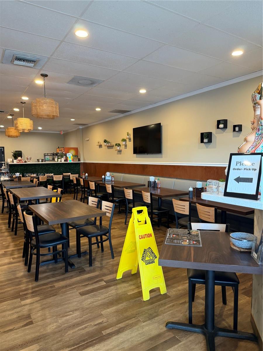 7462 ROYAL PALM BLVD