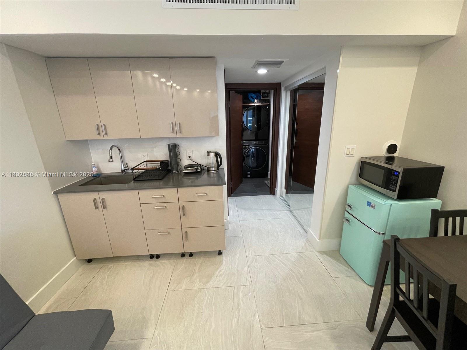 OCEAN POINT BEACH CLUB CO - Residential Lease