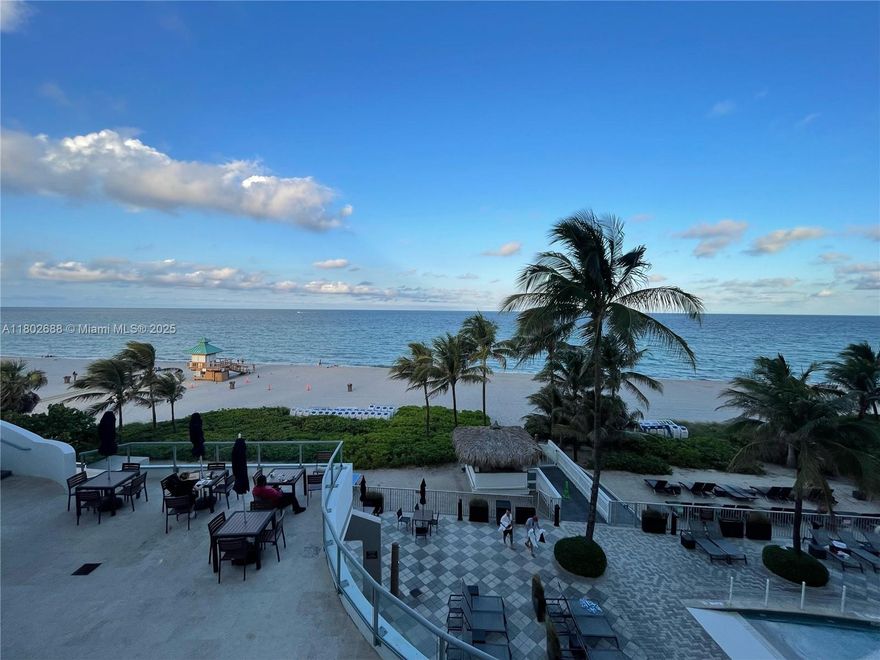 BEACH STUDIO FOR RENT! 
Located inside the HILTON - Ocean Point Beach Club Hotel in Sunny Isles Beach, enjoying all the amenities Hilton has to offer: Gym, Spa, Bar, Starbucks Coffee, Restaurant, Indoor Bar & an Outdoor Tiki bar, Beach Service (chairs and towels are free of Charge). In-Unit Private Washer & Dryer!
The unit has a direct ocean view from its private balcony, new tile floors, a small kitchenete, microwave and a Mini Refrigerator. It also has a beautiful modern bathroom with a new shower. 
Located Acrosss the street from a shopping plaza with a supermarket, restaurants, bars, coffee lounges and everythijng you need. 
This Unit is simply the perfect Studio On the Beach!