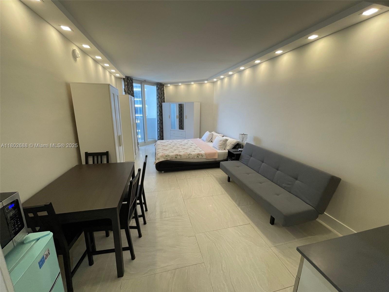 OCEAN POINT BEACH CLUB CO - Residential Lease