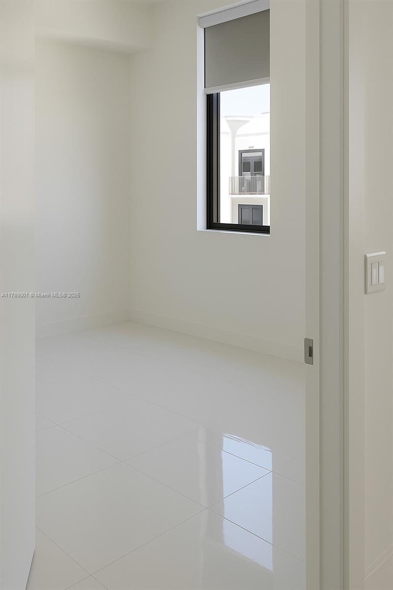 301 Altara Ave UPH1004