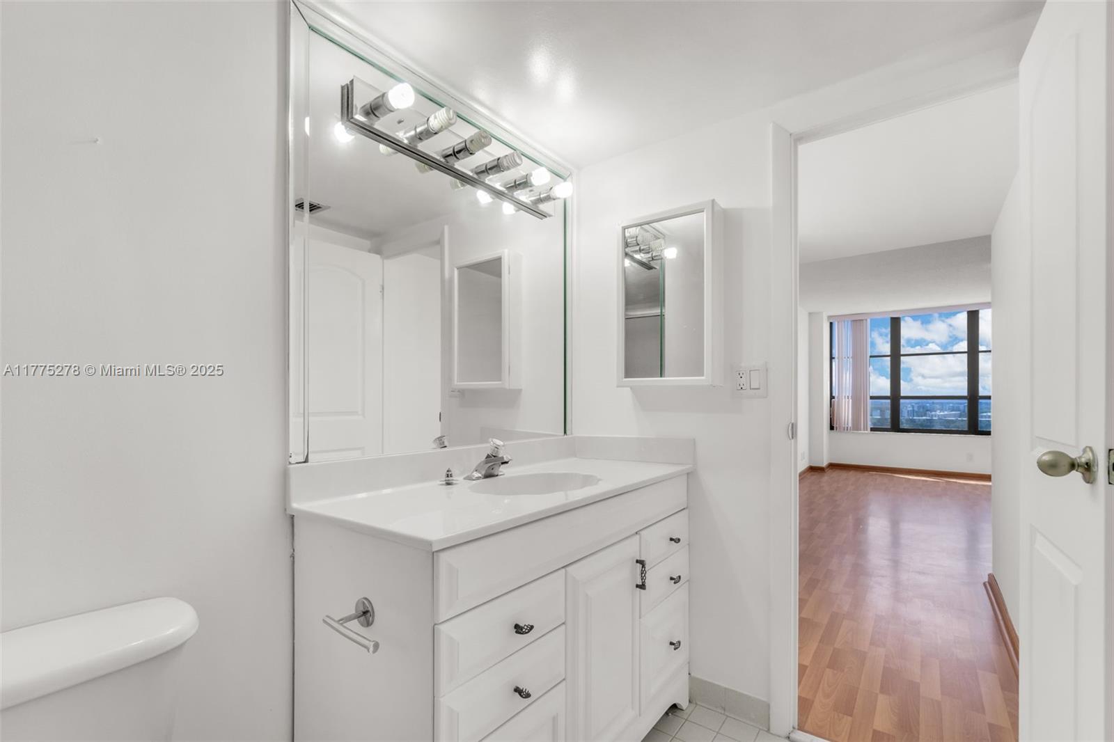 OLYMPUS CONDO PHASE - Residential