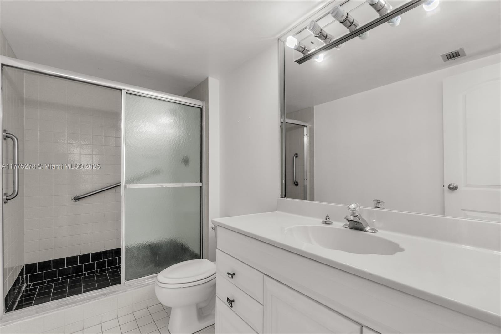 OLYMPUS CONDO PHASE - Residential