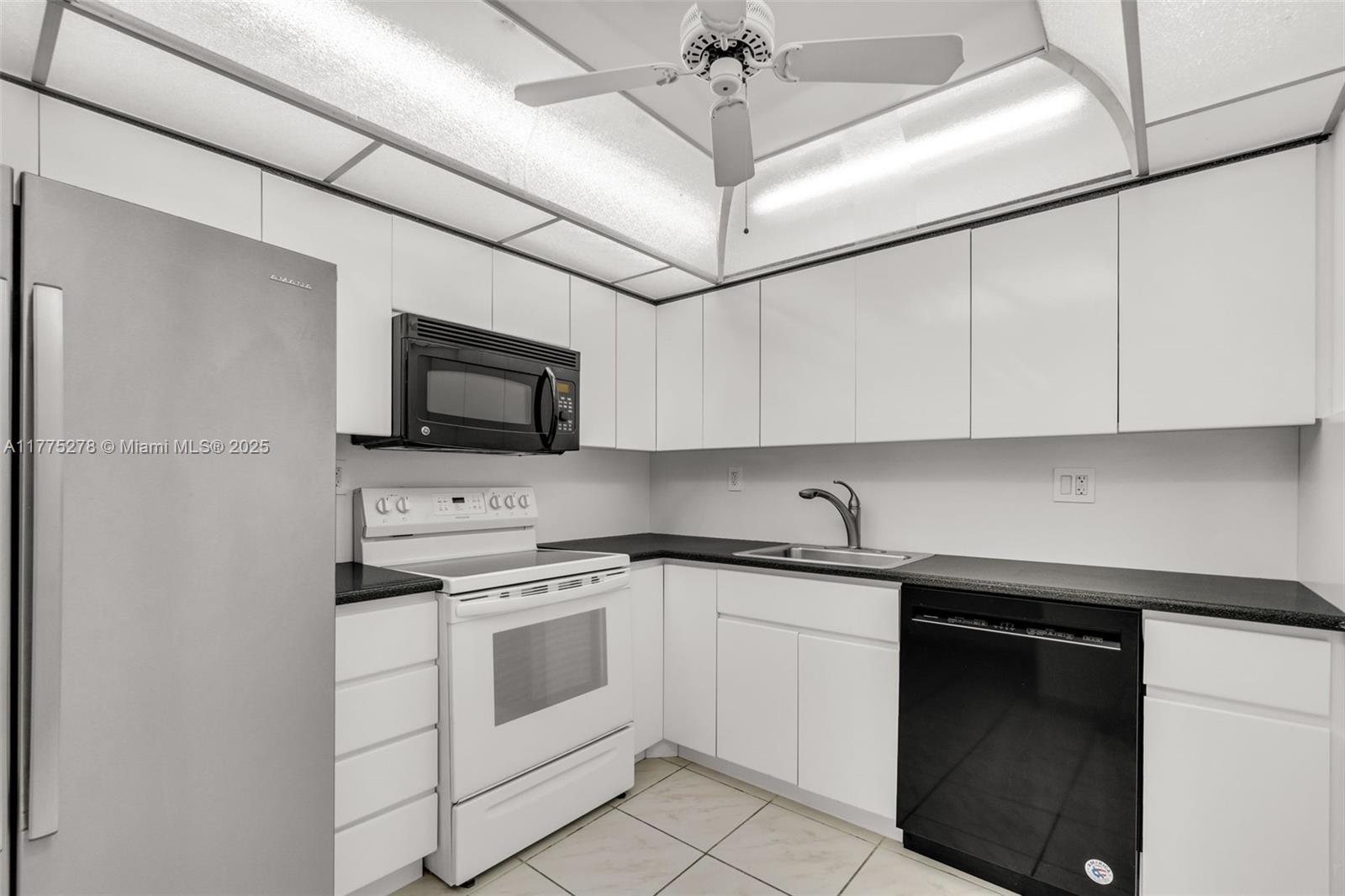 OLYMPUS CONDO PHASE - Residential