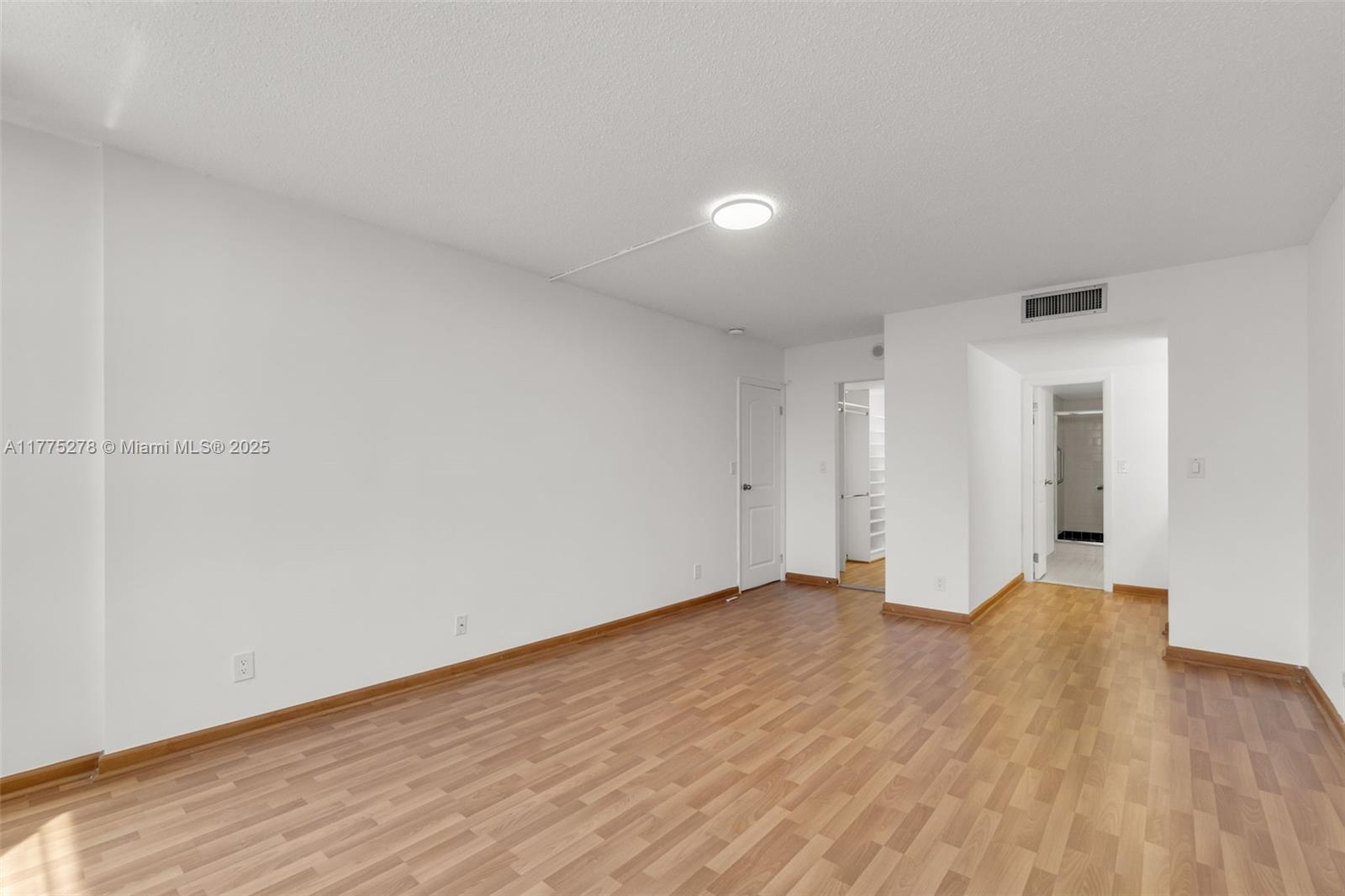 OLYMPUS CONDO PHASE - Residential