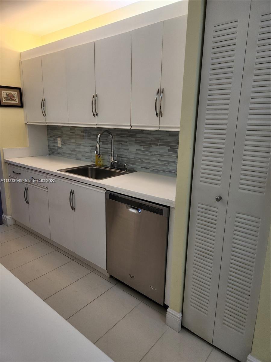 CAMBRIDGE AT CENTURY VILL - Residential