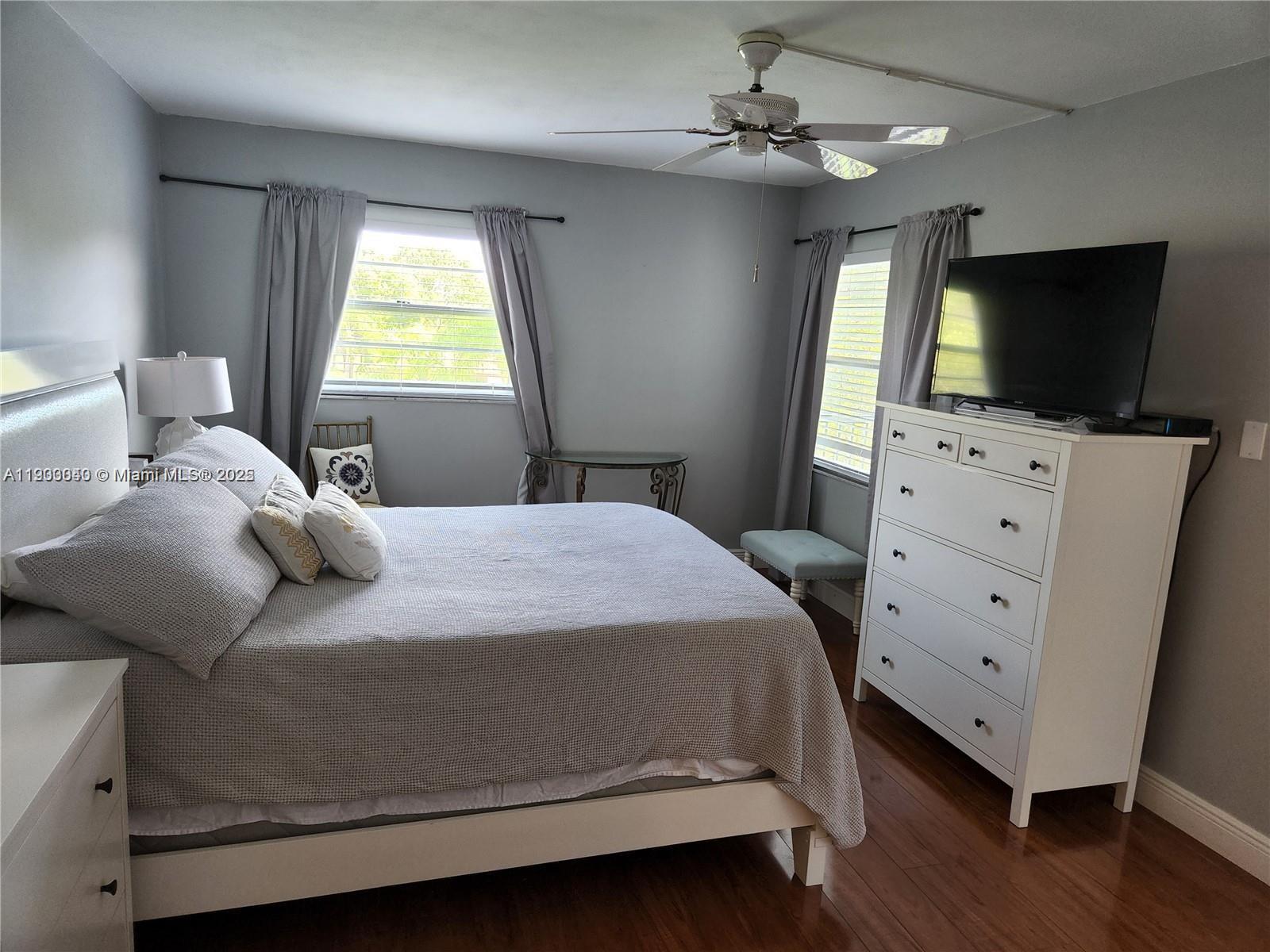 CAMBRIDGE AT CENTURY VILL - Residential