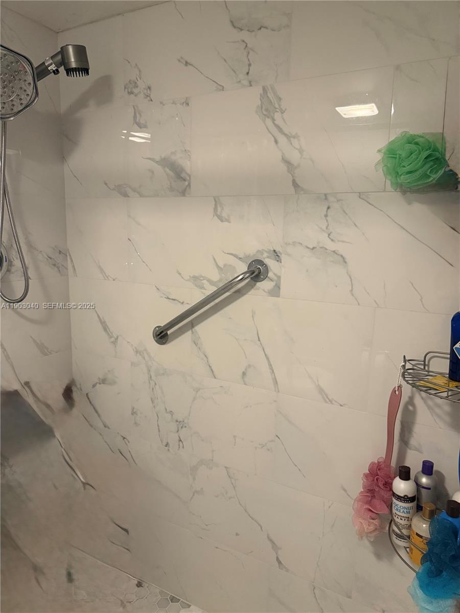 CAMBRIDGE AT CENTURY VILL - Residential