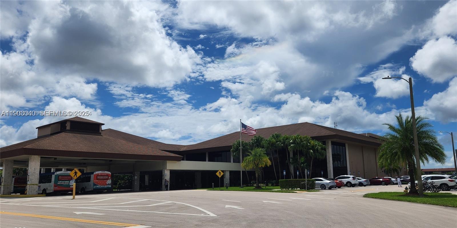 CAMBRIDGE AT CENTURY VILL - Residential