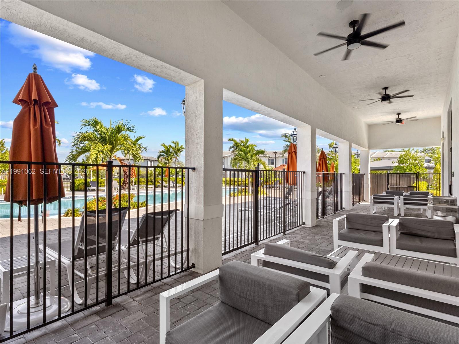 PINE VISTA - Residential