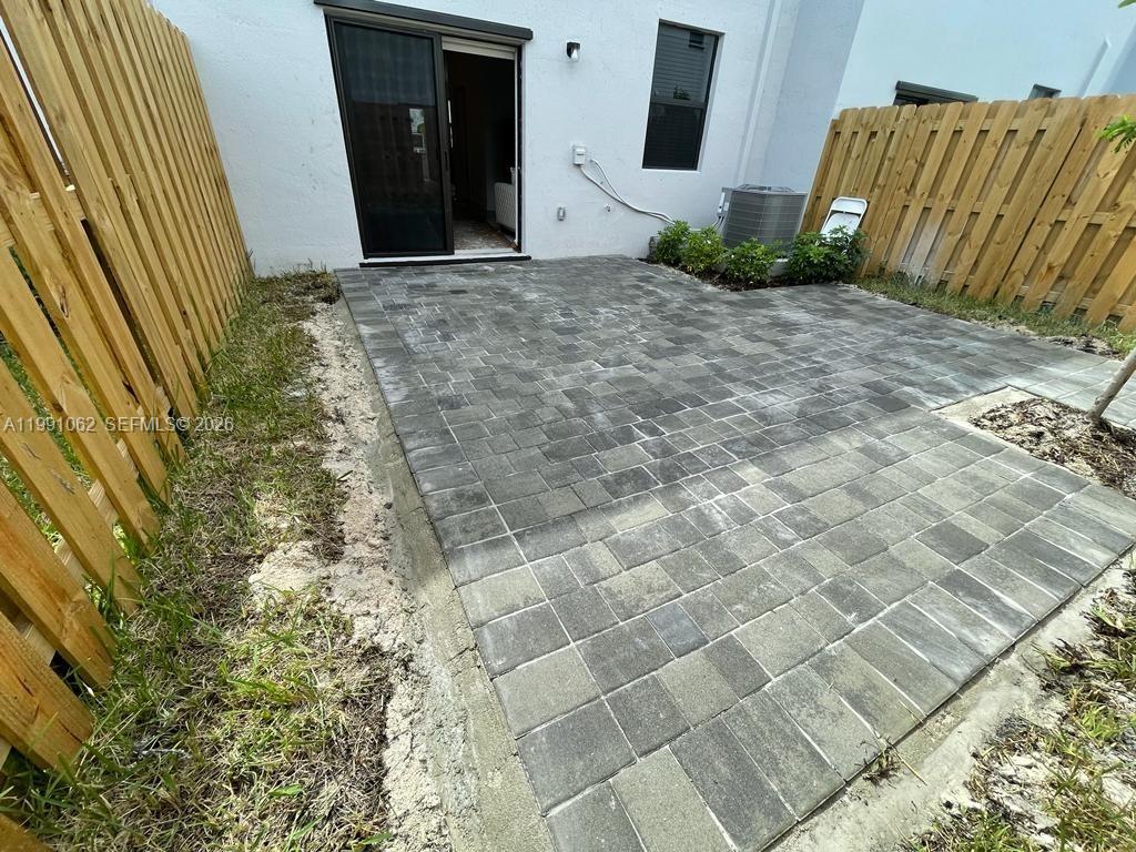 PINE VISTA - Residential